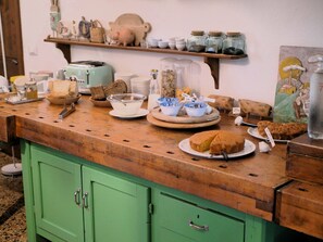 Free daily buffet breakfast - Borgo Floreani (Treppo Grande)