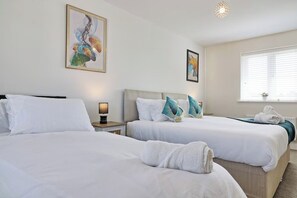 Iron/ironing board, WiFi, bed sheets