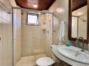 Apartamento básico | Banheiro