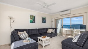 TV, DVD-spiller og bøker