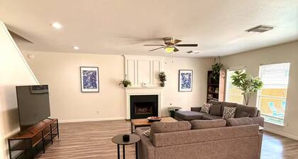 4-bedroom house minutes from Fiesta texas and SeaWorld