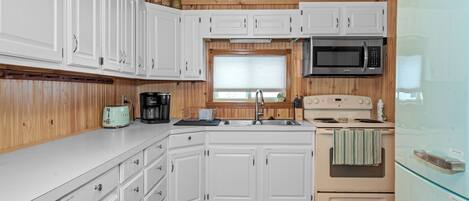 Microondas, horno y parrilla de estufa