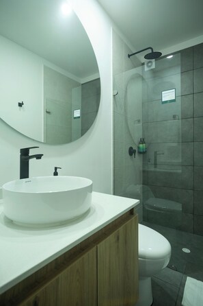 Studio | Bathroom