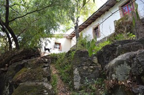 Enceinte de lâhĂ©bergement