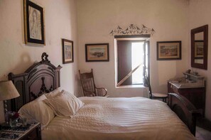 6 habitaciones, tabla de planchar con plancha, wifi y ropa de cama 