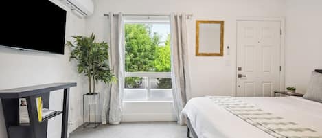 2 bedrooms, desk, iron/ironing board, travel crib