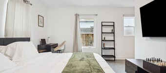 NEW, fast WI-FI, in unit W/D