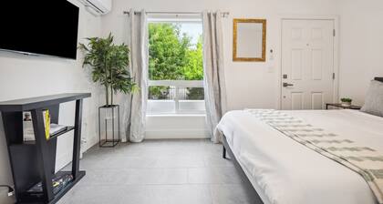 Serene 2-bedroom apartment with AC and W/D in San Jose.