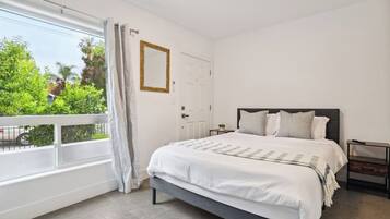 2 bedrooms, desk, iron/ironing board, travel cot