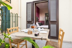 Outdoor dining - Elysium Room 1 Ground Floor (Porto Cesareo)