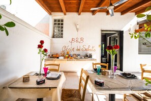 Outdoor dining - Elysium Room 3 Piano 1 (Porto Cesareo)