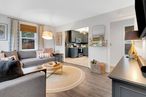 تلفزيون ذكي، مدفأة، ستيريو