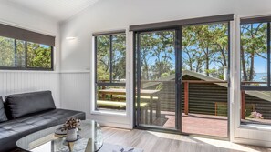 Smart TV, fireplace, table tennis