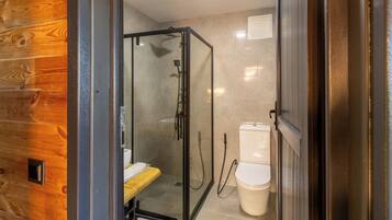 Deluxe Bungalow, Mountain View | Bilik Mandi | Kelengkapan dandanan diri percuma, pengering rambut, selipar, sabun