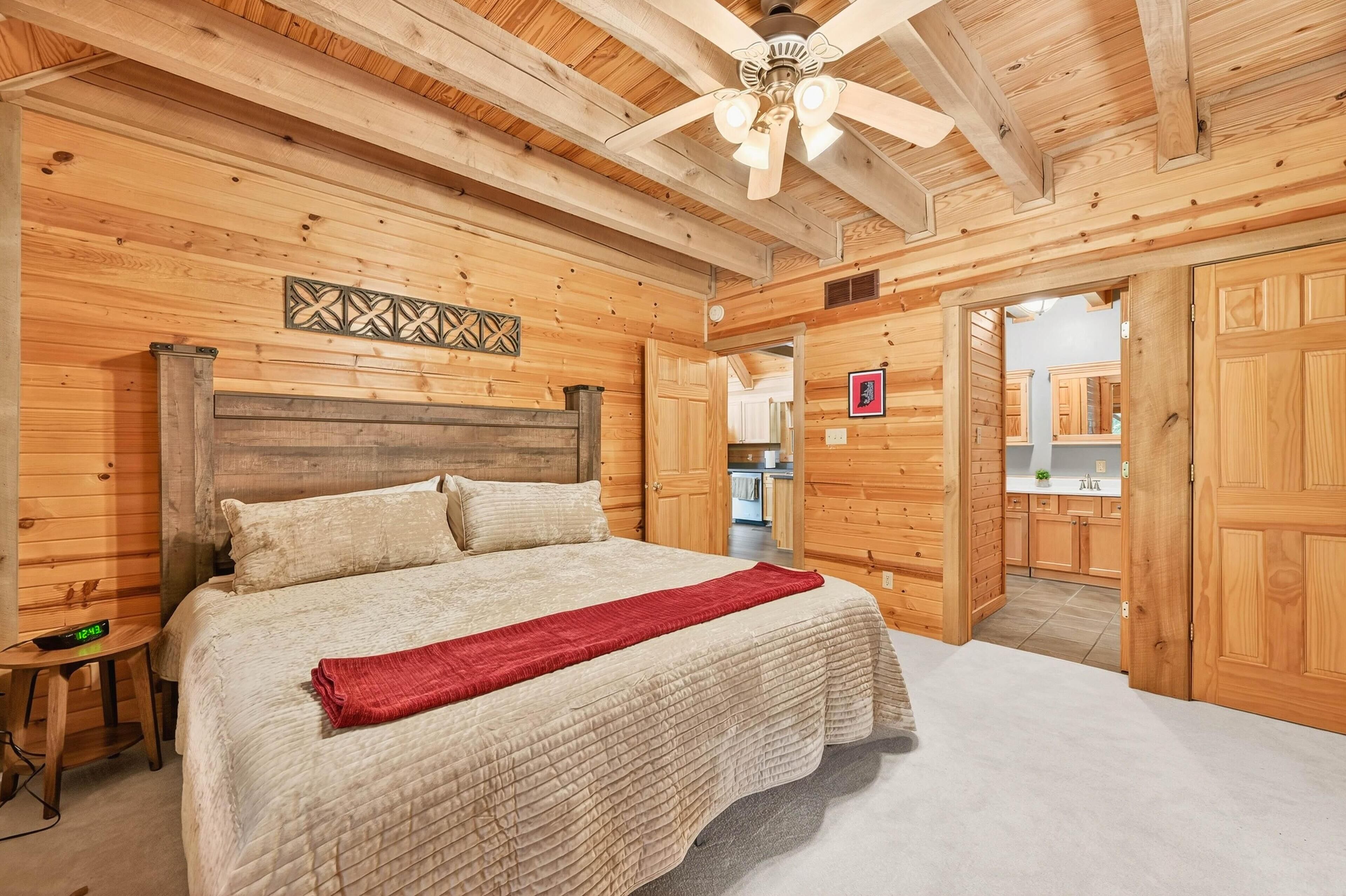 Log Cabin Luxury Near Iu & Lake Monroe - Brown County, IN