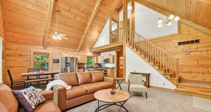 Log Cabin Luxury Near IU & Lake Monroe