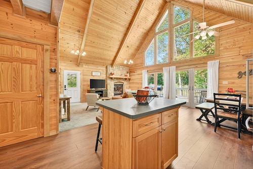 Log Cabin Luxury Near IU & Lake Monroe