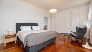 3 chambres, fer et planche à repasser, lit parapluie, Wi-Fi gratuit