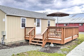 Exterior - Green Mountain Retreat: Pocono Suites (Pleasant Mount)