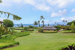 Property grounds - Kaanapali Plantation By Chase N Rainbows (Lahaina)