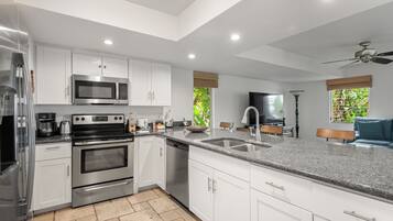 Condo, 3 phòng ngủ, quang cảnh biển | Bếp riêng