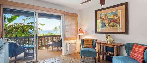 Condo, 3 Bedrooms, Ocean View | Living area