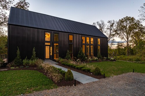 Modern Retreat– EcoFriendly, AllergyFree, Spacious