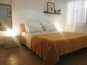 2 Schlafzimmer, Schreibtisch, Bügeleisen/Bügelbrett, kostenloses WLAN