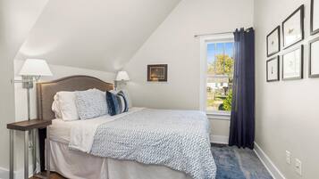 1 bedroom, iron/ironing board, internet, bed sheets