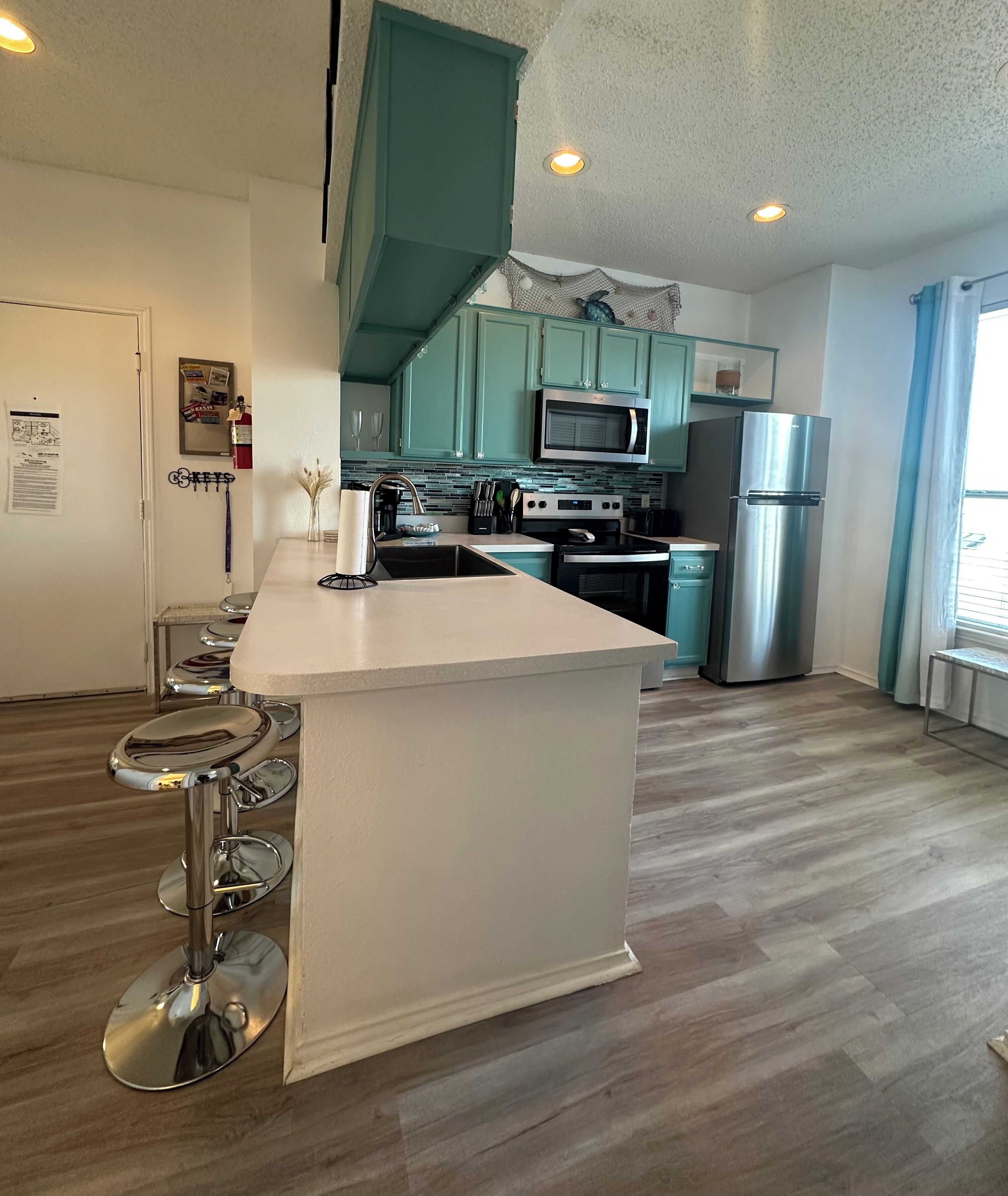 Mikrowelle, Ofen, Herdplatte, Geschirrspüler