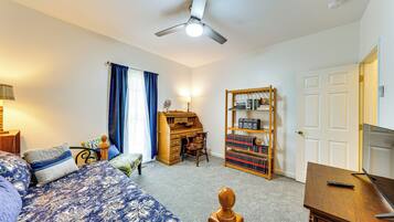 3 Schlafzimmer, Schreibtisch, Bügeleisen/Bügelbrett, Reisekinderbett