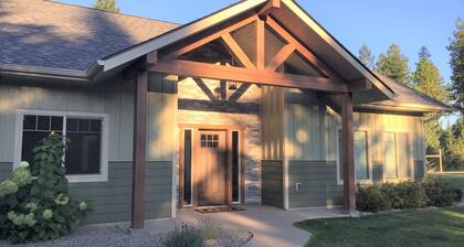 Quail House: 3 Bedroom with Mountain & Valley Views, plus Hot Tub