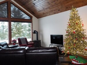 Televisie en een open haard