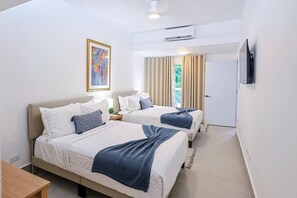 2 habitaciones, escritorio, tabla de planchar con plancha y wifi 