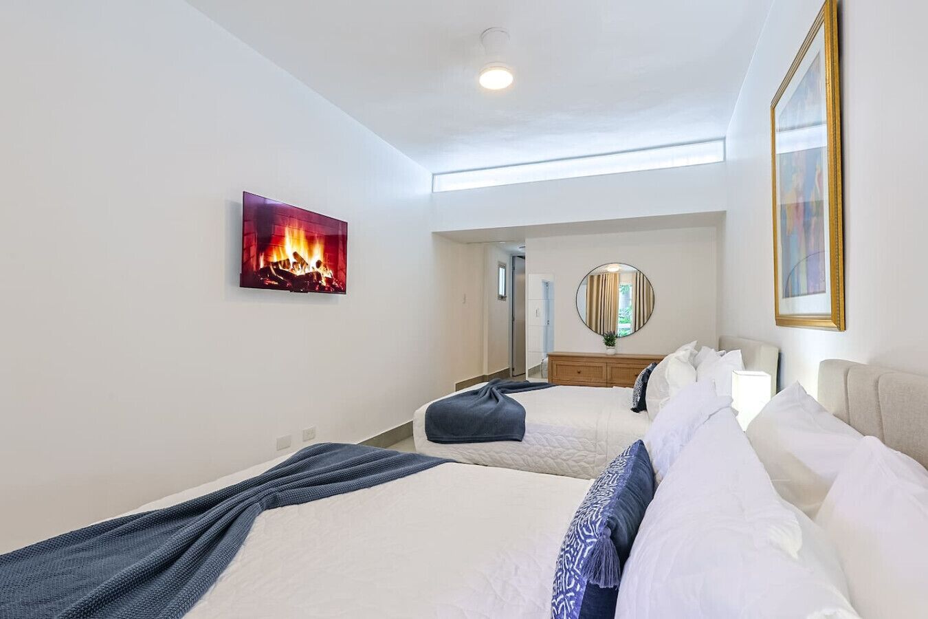 2 habitaciones, escritorio, tabla de planchar con plancha y wifi 