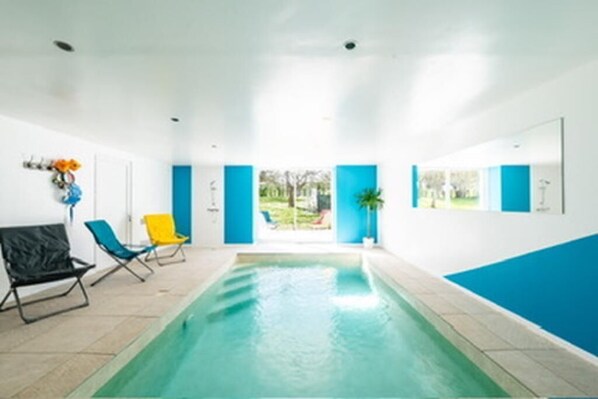 Indoor pool, a heated pool - 🏡 La Grange 1755 - Heated indoor pool - At the gateway to Champagne (Coulonges-Cohan)