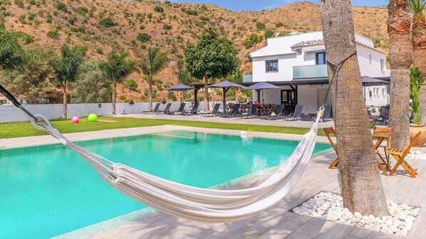 Pool - Era del Puerto Totalán by Ruralidays (Málaga)