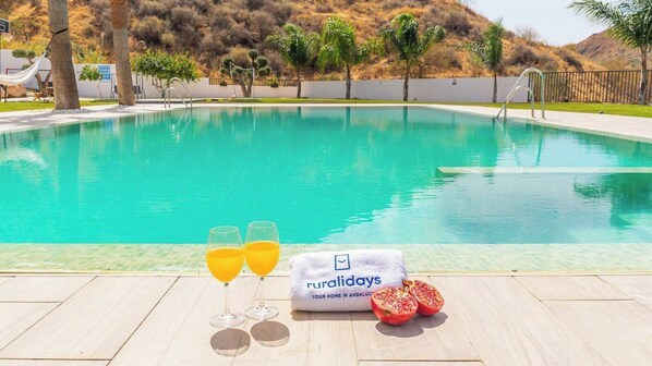 Pool - Era del Puerto Totalán by Ruralidays (Málaga)
