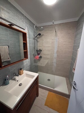 Towels, soap, toilet paper