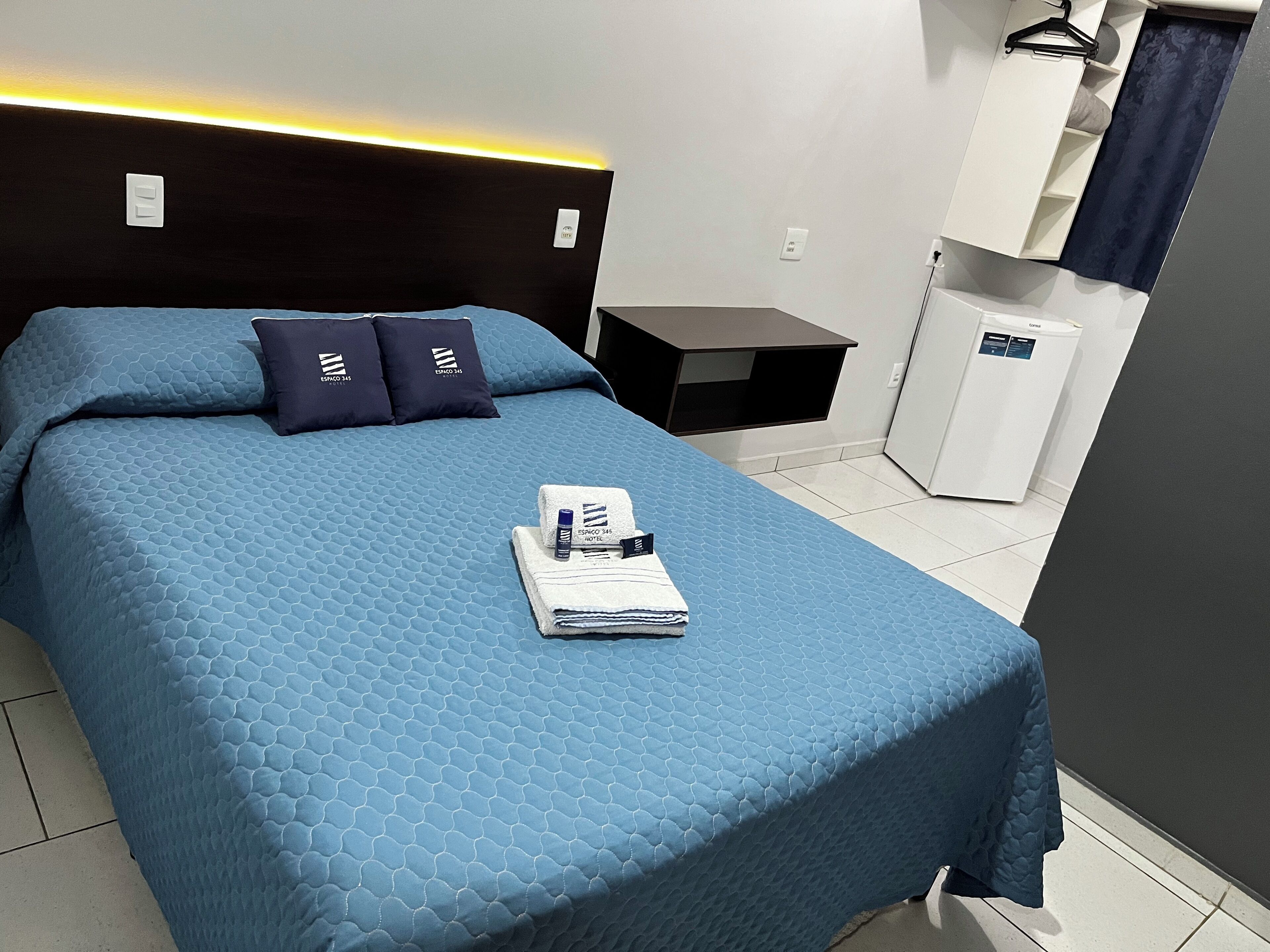 Wifi gratis y ropa de cama 