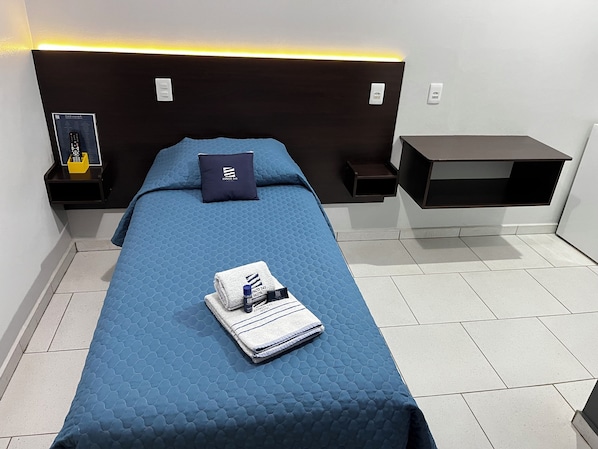 Single Room | Free WiFi, bed sheets - Espaço 345 (Paulínia)