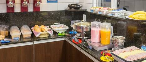 Free daily buffet breakfast