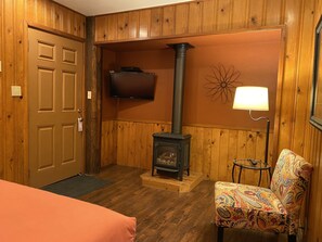 Classic Double or Twin Room | Desk, laptop workspace, free WiFi