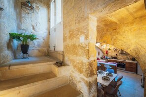 Frigorífic, microones, forn i cafetera i tetera 