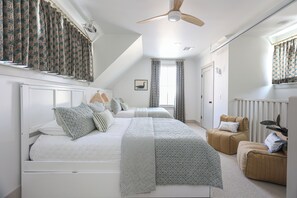 2 chambres, fer et planche à repasser, accès à Internet, literie fournie