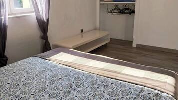 2 chambres, fer et planche Ă repasser, Wi-Fi, draps fournis