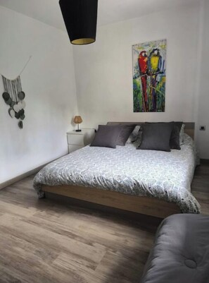 2 Schlafzimmer, Bügeleisen/Bügelbrett, WLAN, Bettwäsche