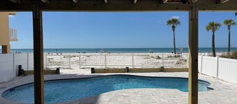 1940 Retro Themed 4 Bedroom 2 Bath Beach Front Bungalow w/Private Pool & More!