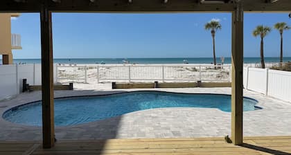 1940 Retro Themed 4 Bedroom 2 Bath Beach Front Bungalow w/Private Pool & More!