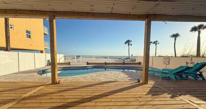 1940 Retro 4 Bedroom 2 Bath Beach Front Bungalow w/Private Pool & More Gulf-Blvd